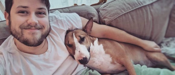 Illustration : "When home alone, this dog comforts herself in the cutest possible way"